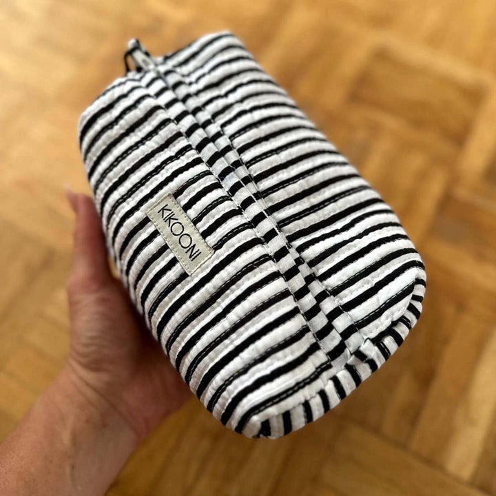 Handgemachte kleine Kosmetiktasche "hidden leo"