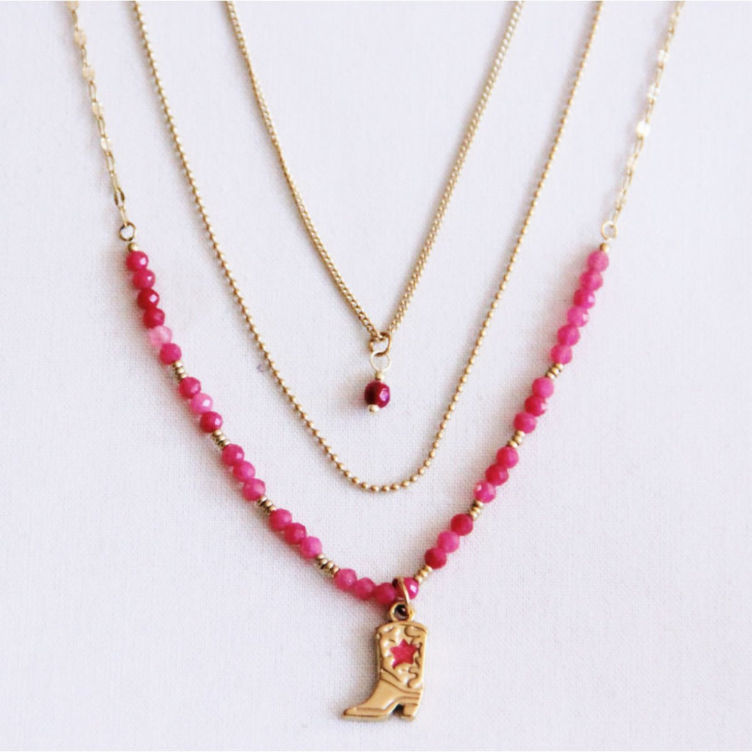 Halskette - Dreireihige Kette mit Charm Cowboy Boot & Perlen Pink