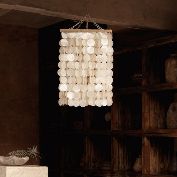MOONLIT WHISPERS Kronleuchter - Lampenschirm mit Capiz Scheiben
