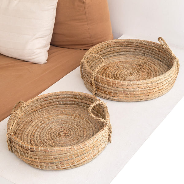 Handgefertigtes Korbtablett mit Griffen PINTU - rundes Serviertablett - Boho Deko Tablett