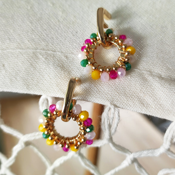 kleine Ohrringe - gold mit bunten Perlen