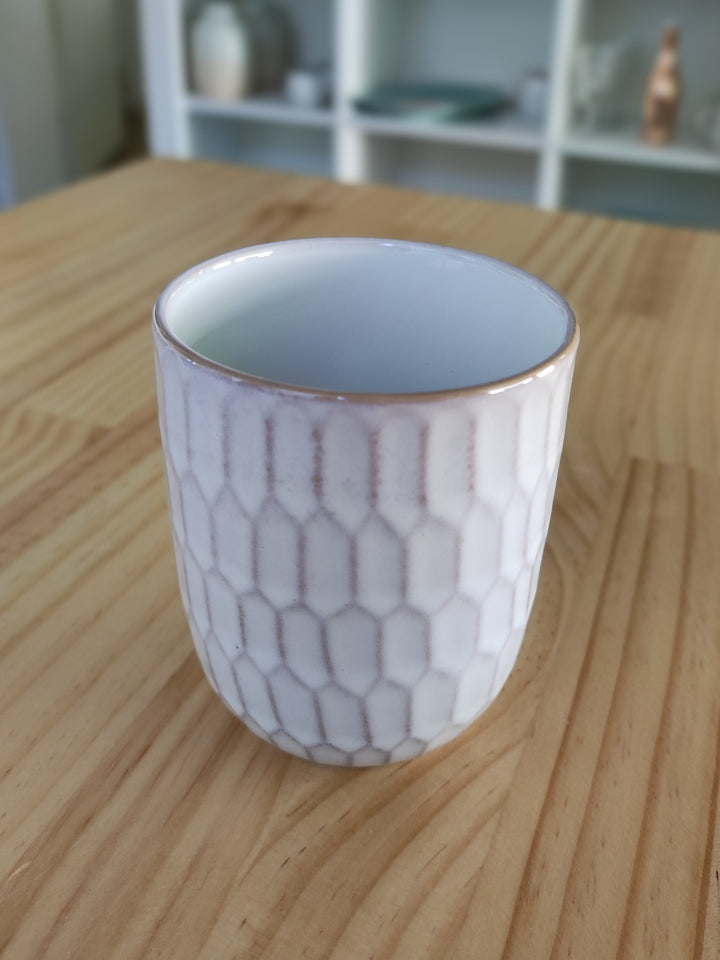Kaffeetasse, Trinkbecher / weiß-beige