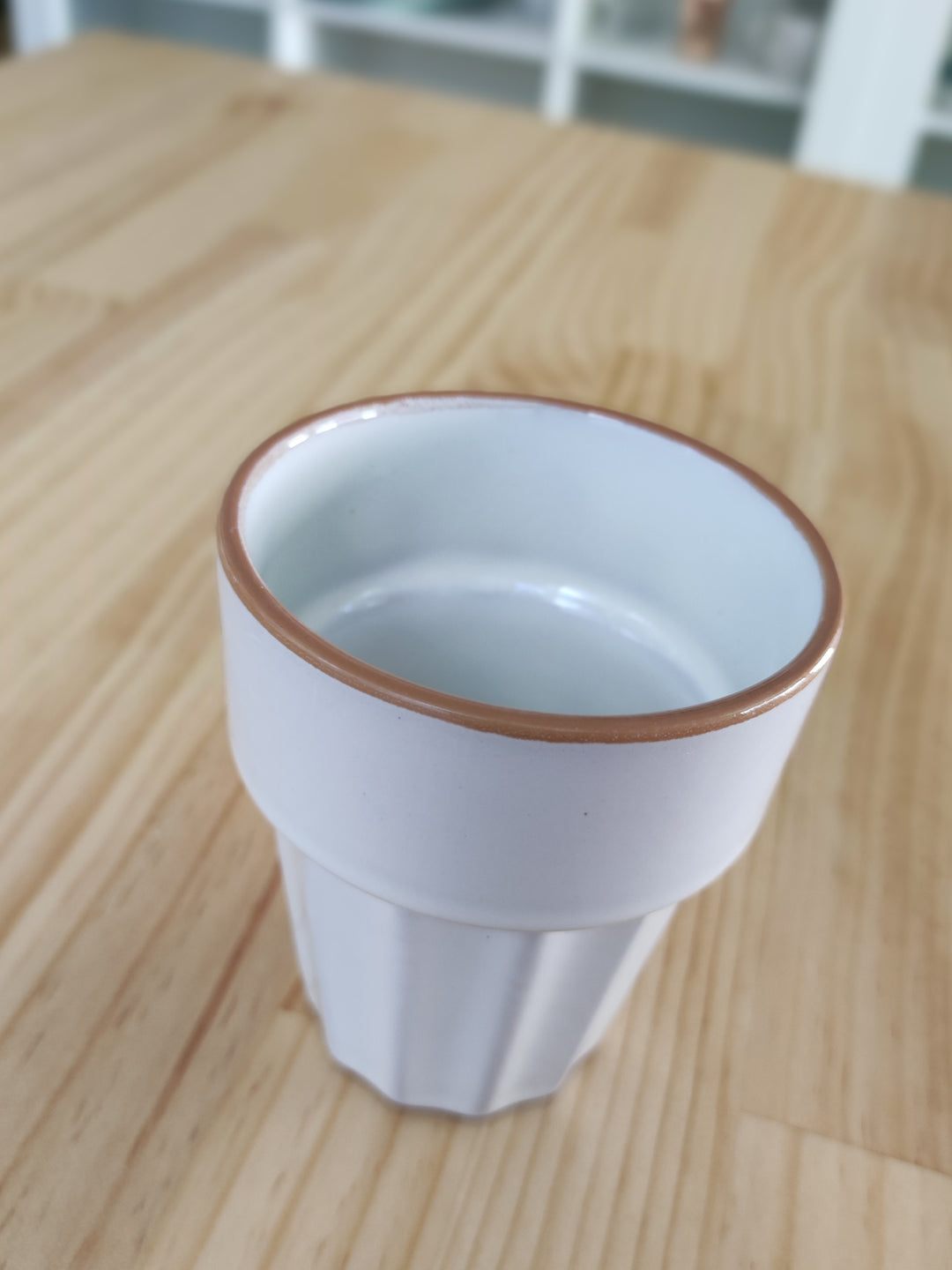Kaffeetasse, Trinkbecher / hellgrau-braun