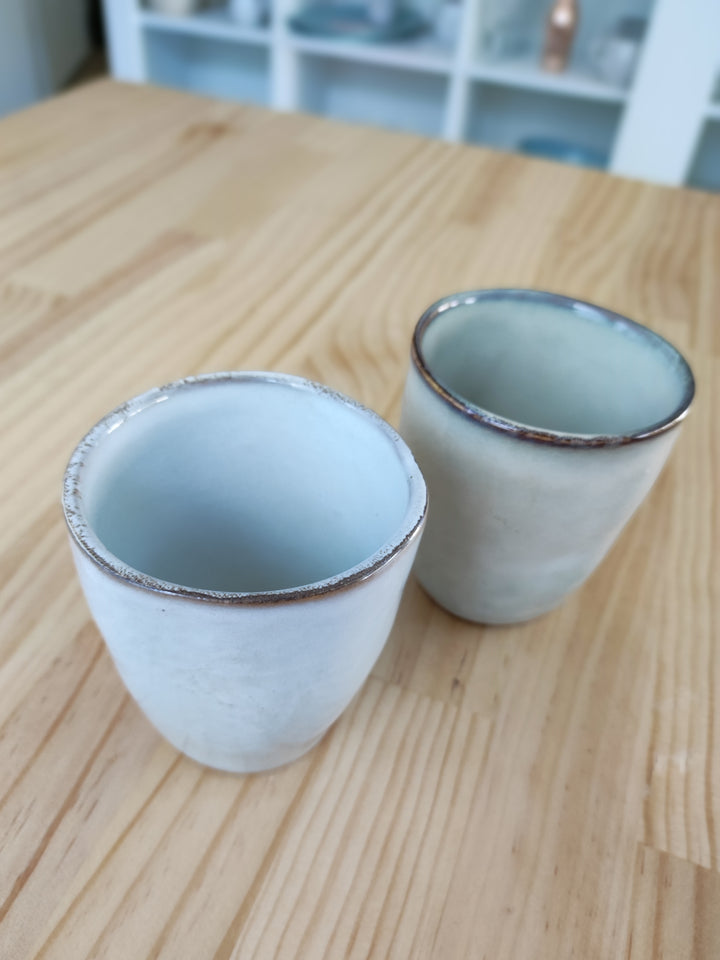 Kaffeetasse, Trinkbecher / hellgrau-braun, klein