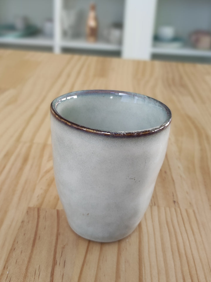 Kaffeetasse, Trinkbecher / hellgrau-braun, klein