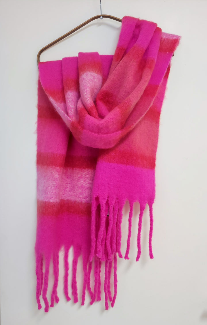 Schal - Pink - flauschig, lange Fransen