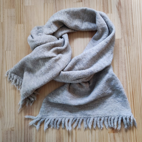 Schal mit Fransen - grau-beige-meliert