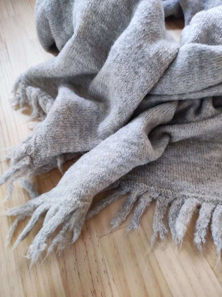 Schal mit Fransen - grau-beige-meliert