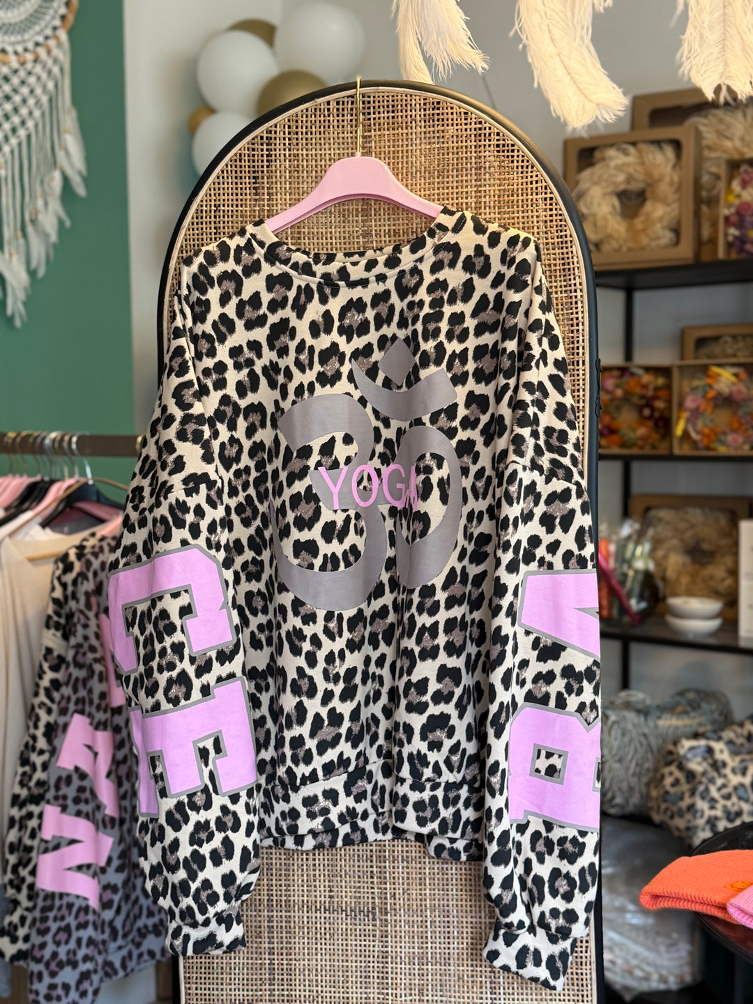 Pulli YOGA / BALANCE - Leo hell - braun