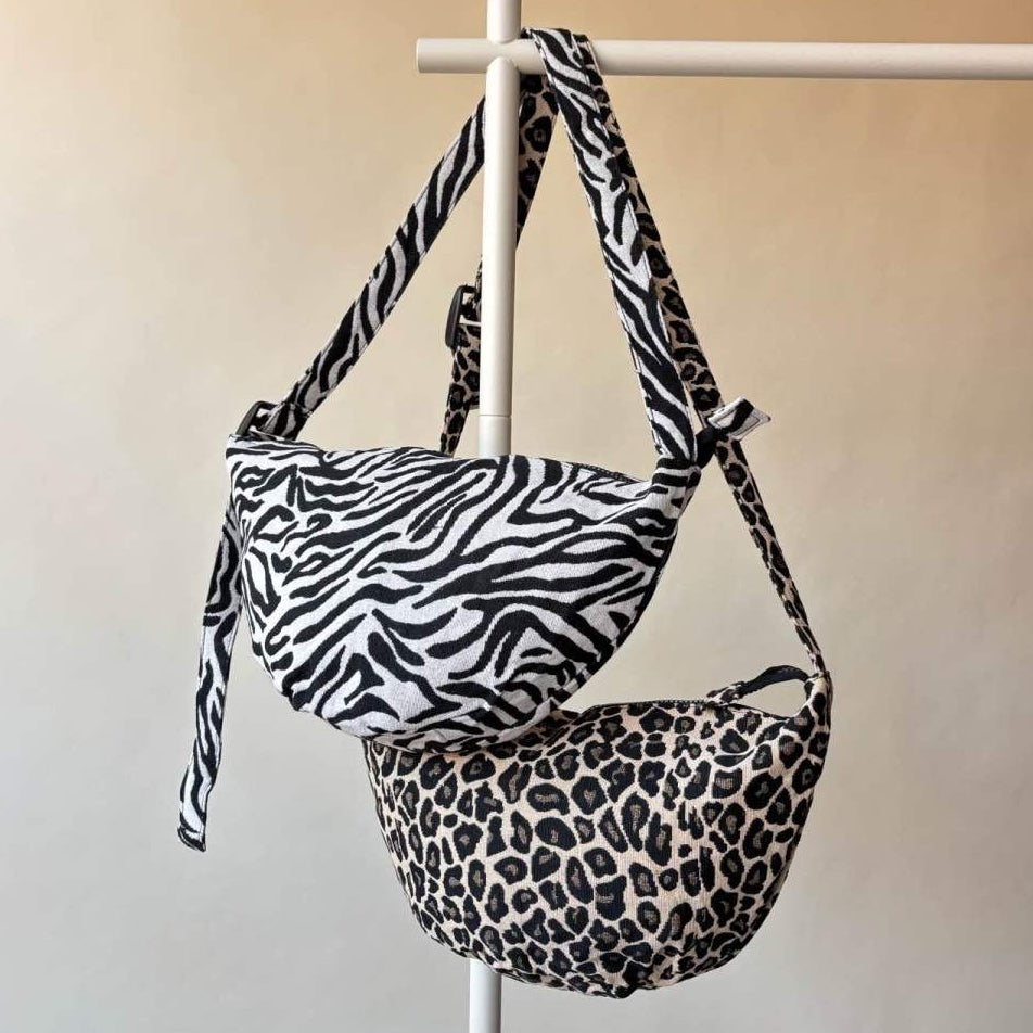 Crossbody Bag IRIS - Halbmond Tasche LEO & ZEBRA