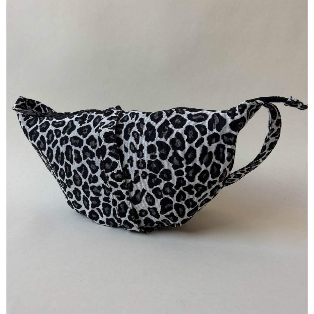 Crossbody Bag IRIS - Halbmond Tasche LEO & ZEBRA