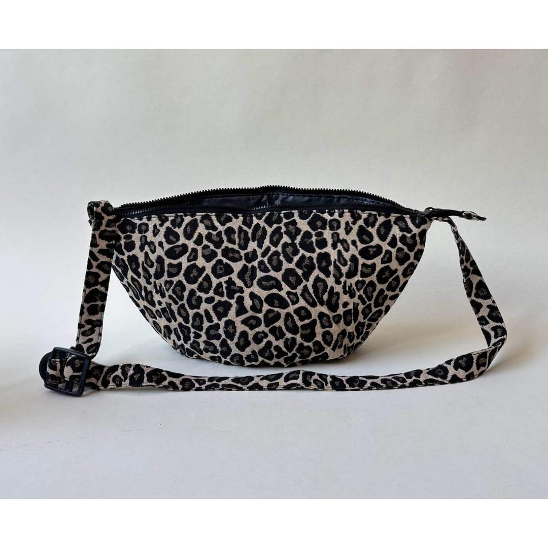 Crossbody Bag IRIS - Halbmond Tasche LEO & ZEBRA