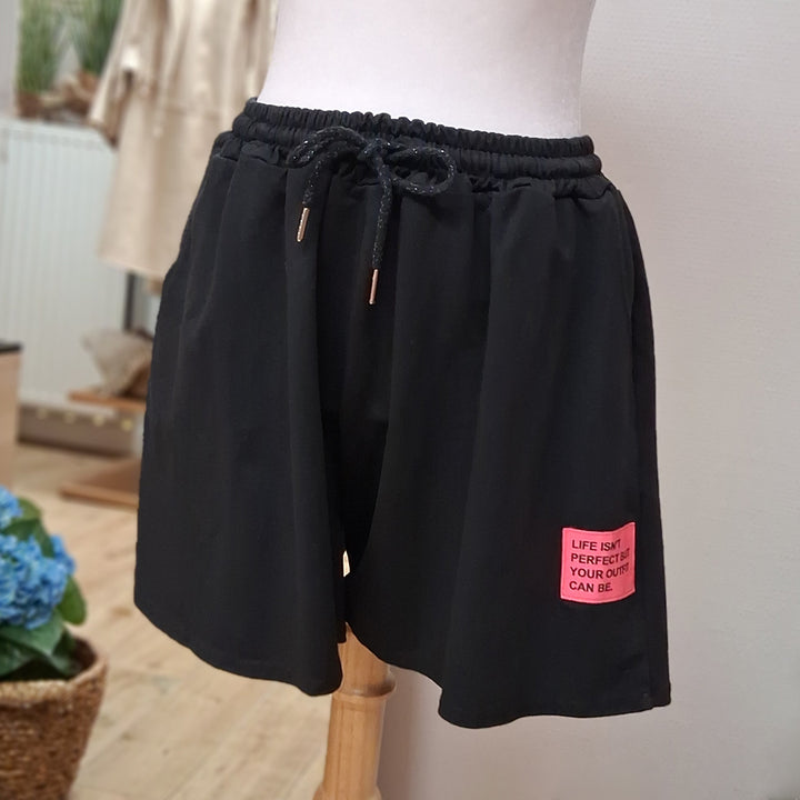 Shorts - kurze Hose - Statement Patch Neon - div. Farben