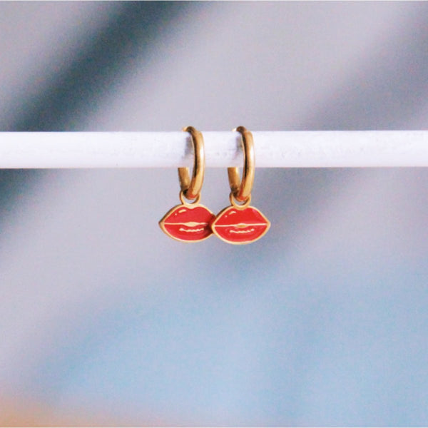 Ohrringe - Mini Creole Gold - Charm LIPS Rot