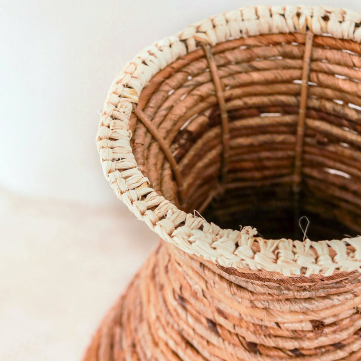 bauchige Bodenvase TUMBAK - handgefertigte Boho Korbvase