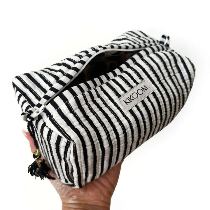Handgemachte kleine Kosmetiktasche "hidden leo"