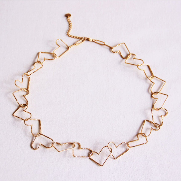 Halskette mit großen Gliedern in Herzform - Gold