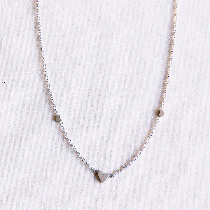 Feine Halskette mit 3 Mini-Herzen - Silber