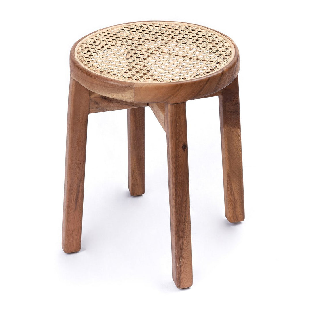 Handgefertigter Trembesi-Hocker mit Rattan-Sitzfläche CARAMIN - Beistelltisch