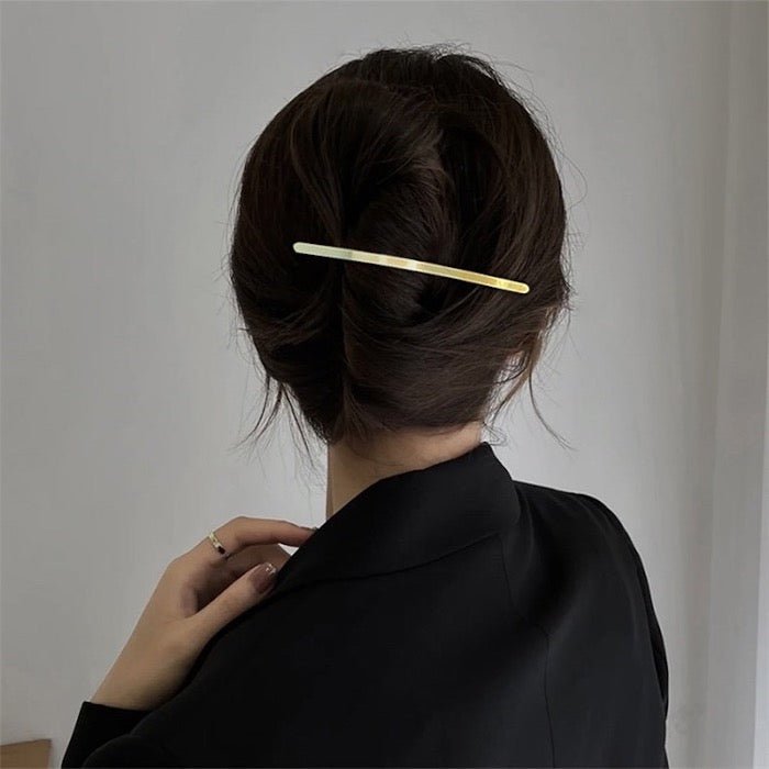 Einzeilige minimalistische Haarspange aus Metall