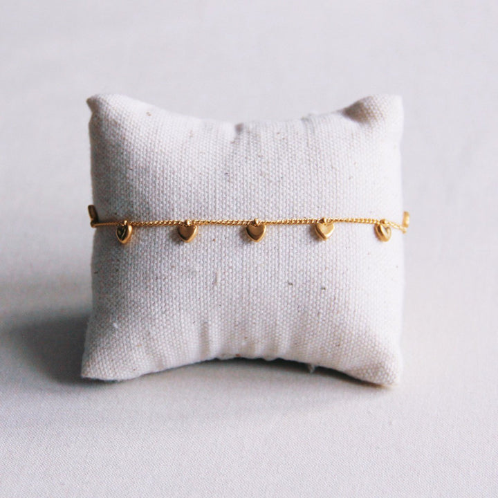 Armband mit vielen Miniherzen - Gold