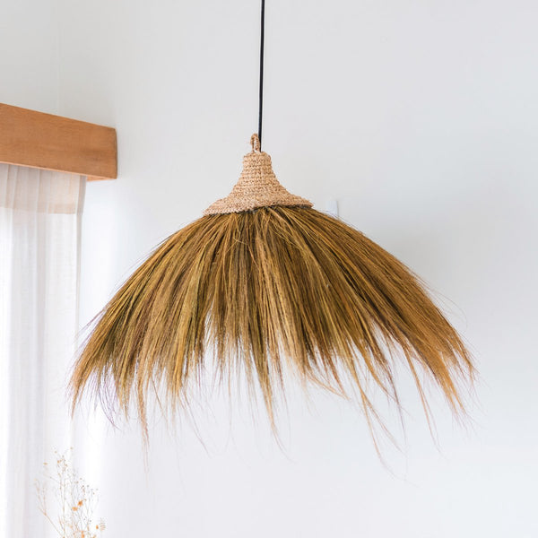 Handgefertigter Lampenschirm MAWANA - Boho Deko Lampe aus Seegras mit langen Fransen