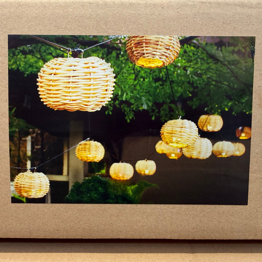 Lichterkette mit Rattan Lampions - Hängeleuchten-Set mit 10 Laternen
