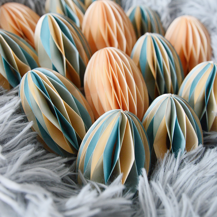 Ostern Ei - Dekoanhänger - Waben - Papier blau/gelb