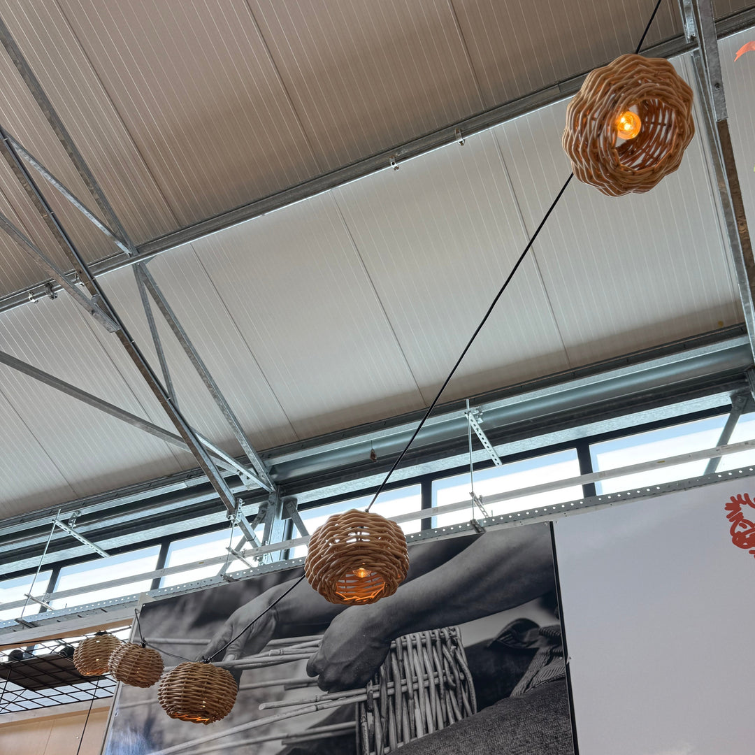 Lichterkette mit Rattan Lampions - Hängeleuchten-Set mit 10 Laternen
