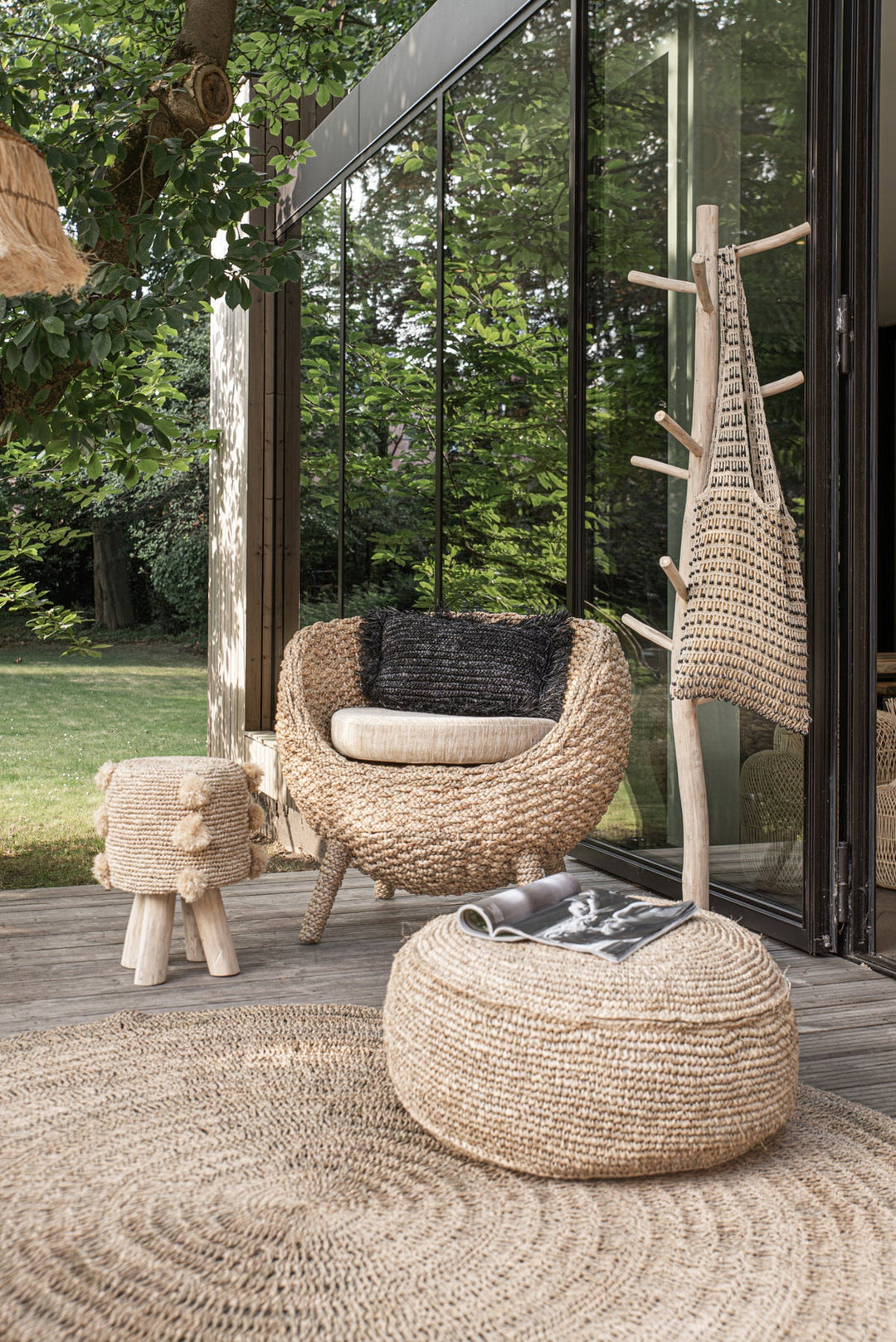Der "Flores" Pouf - Natur - Boho Sitzhocker aus Raffiabast