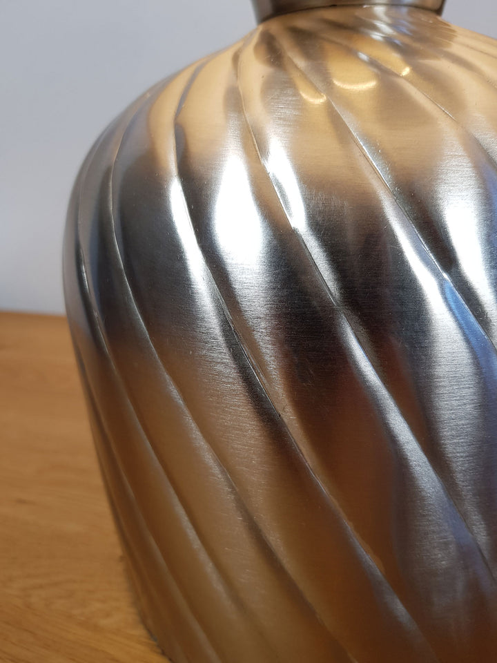 Dekolampe - Tischlampe - Nachttischlampe - Tischleuchte silber