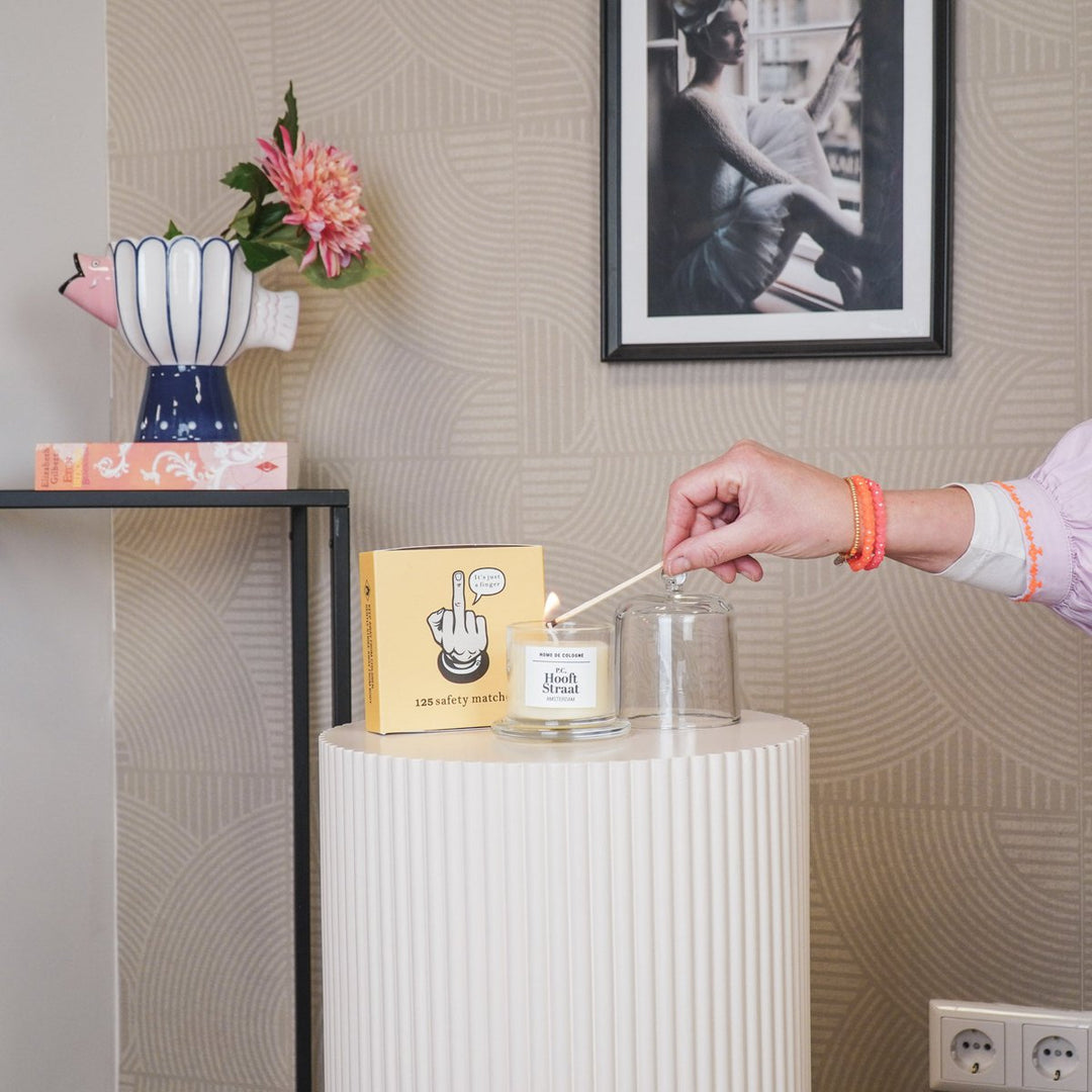 Duftkerze in Glaskuppel - P.C. Hooftstraat Amsterdam