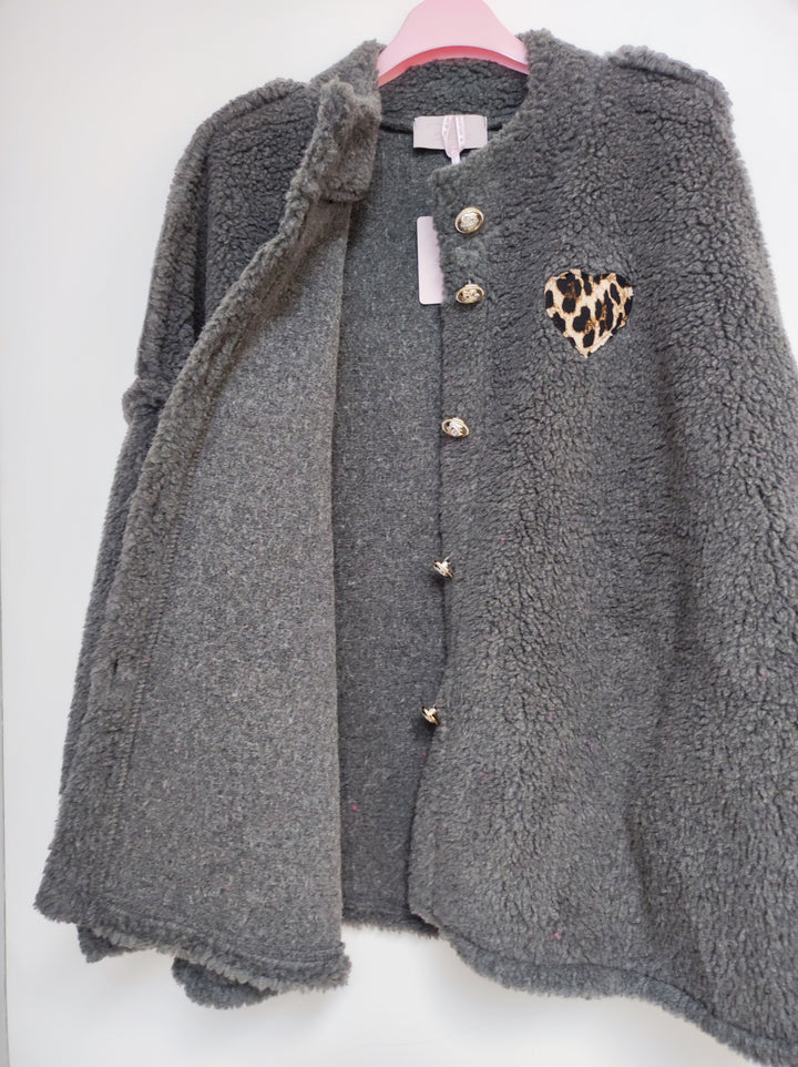 Jacke TEDDY - Oversize Cardigan - Leo Herz Patch - div. Farben